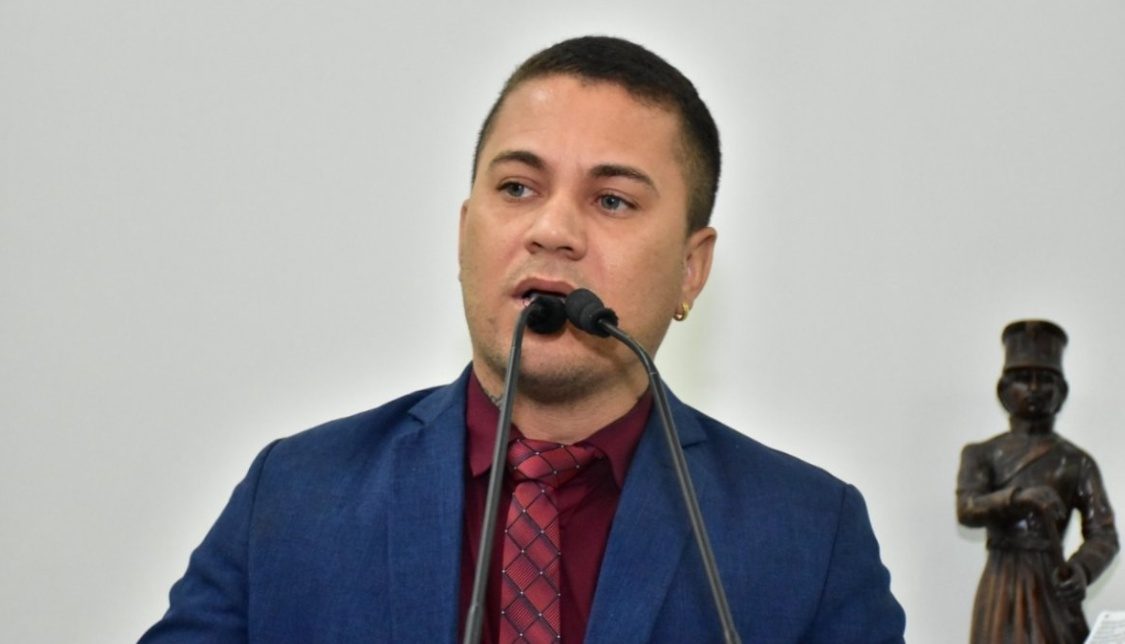 Justiça do Trabalho concede liminar contra o vereador Galeguinho por assédio eleitoral em Feira de Santana