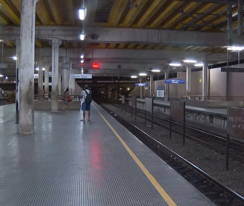 Linha Sul do Metrô do Recife volta a funcionar mais de 12 horas após falha elétrica