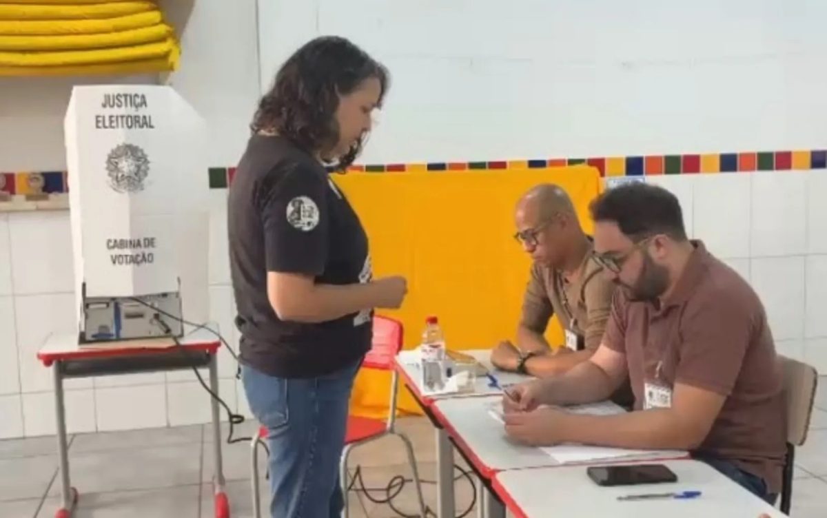 Luciana Amorim (UP) vota em Goiânia e declara ter feito 'excelente campanha'