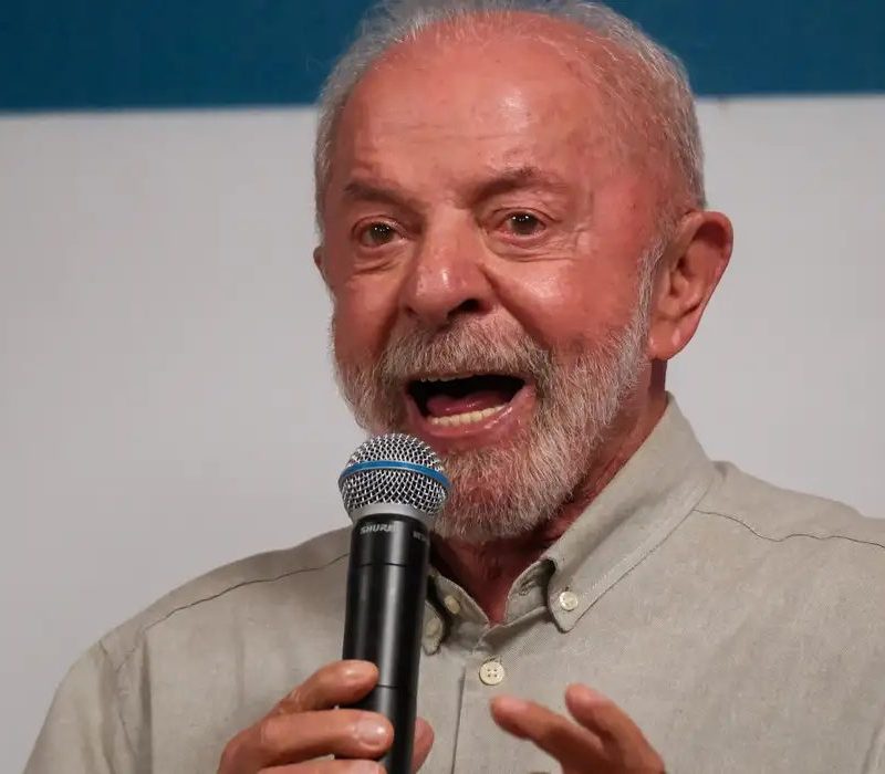 Lula aceita proposta de Flávio para quebra de sigilo bancário