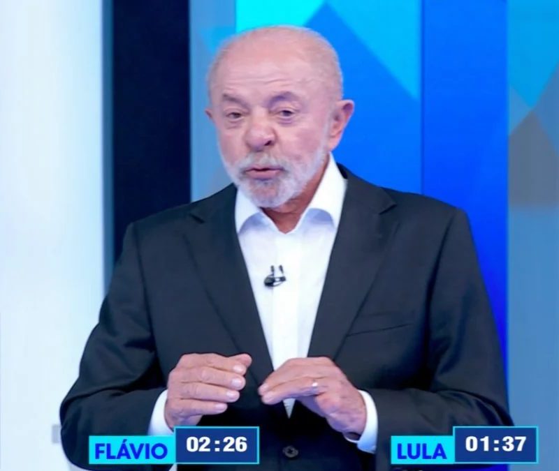 Lula chama Jair de “pai do Tigrinho” e Flávio de “irmão do Tigrinho”