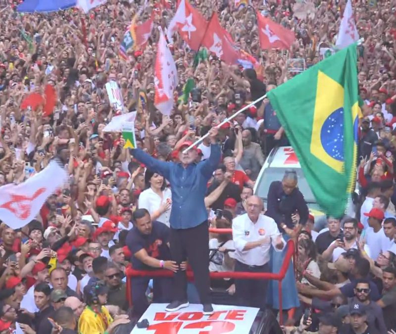 Lula faz último ato da campanha na Paulista e destaca mobilização no 2º turno: ‘É o povo que está organizando, e não partidos’
