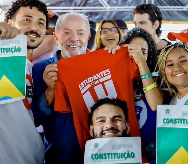 Lula garante versão universitária do “Pé de Meia” caso seja reeleito