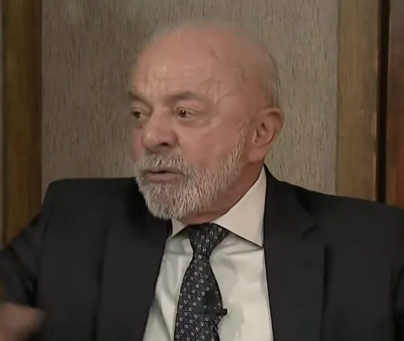 Lula nega “bomba fiscal” e critica a autonomia do BC