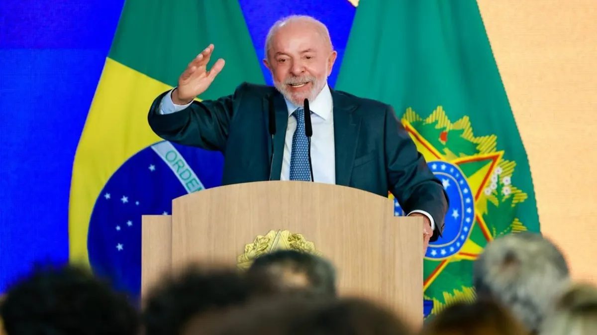 Lula sanciona lei que perdoa dívidas e aumenta teto de faturamento de MEIs