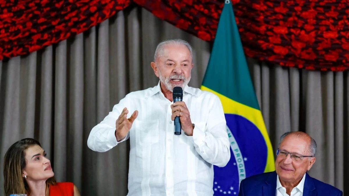 Lula tenta recuperar votos com viagens a SP e Rio na próxima semana
