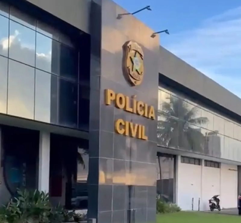 Mãe é presa suspeita de maus-tratos e de facilitar abuso sexual de filhas em Maceió