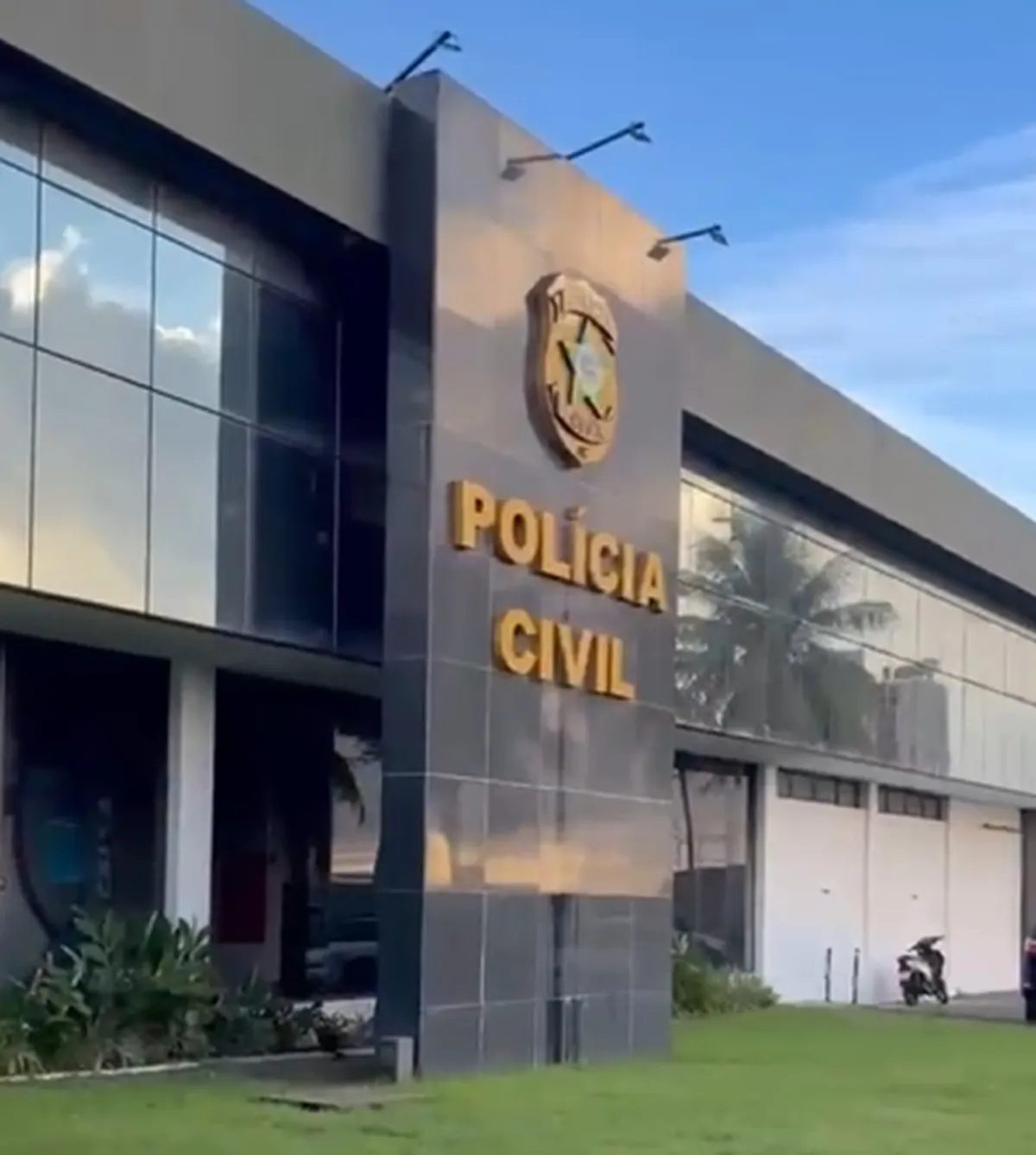 Mãe é presa suspeita de maus-tratos e de facilitar abuso sexual de filhas em Maceió