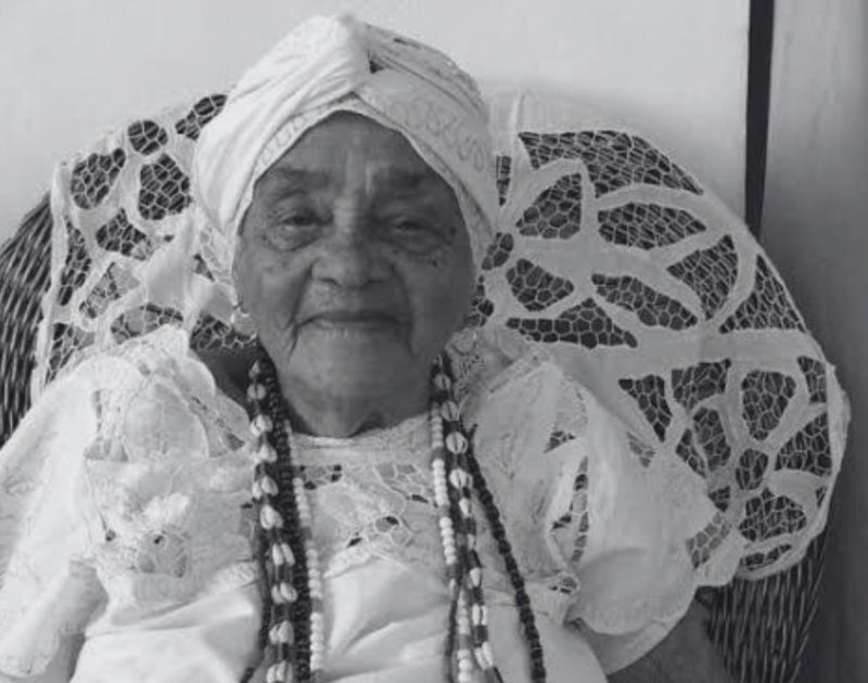 Mãe Senhora de Ewá, uma das ialorixás mais antigas do Brasil, morre aos 104 anos em Salvador