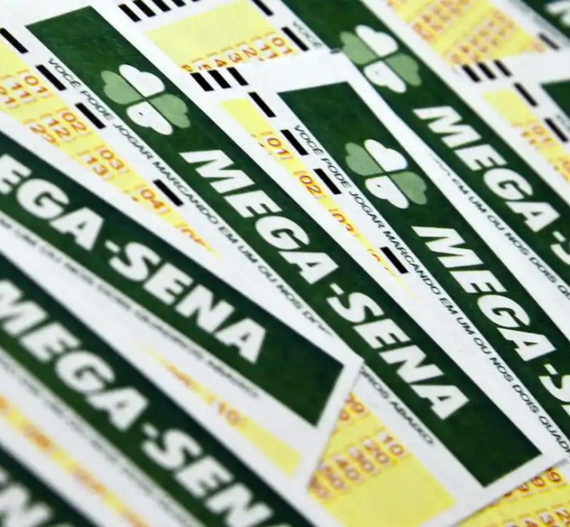 Mega-Sena acumula e prêmio pode chegar a R$ 300 mi; 12 apostas do Paraná passam raspando