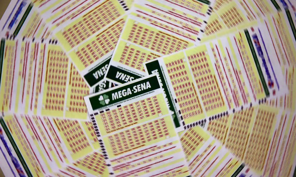 Mega-Sena acumula e vai a R$ 82 milhões; no Paraná, uma aposta quase acerta