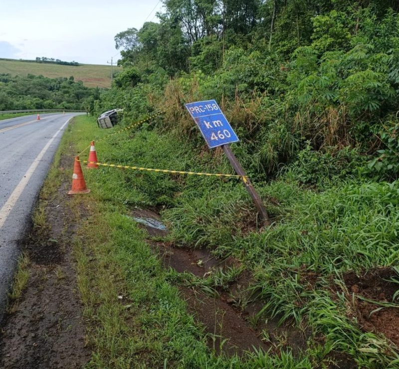 Motorista é preso após capotar carro e abandonar corpo de passageiro em rodovia do Paraná