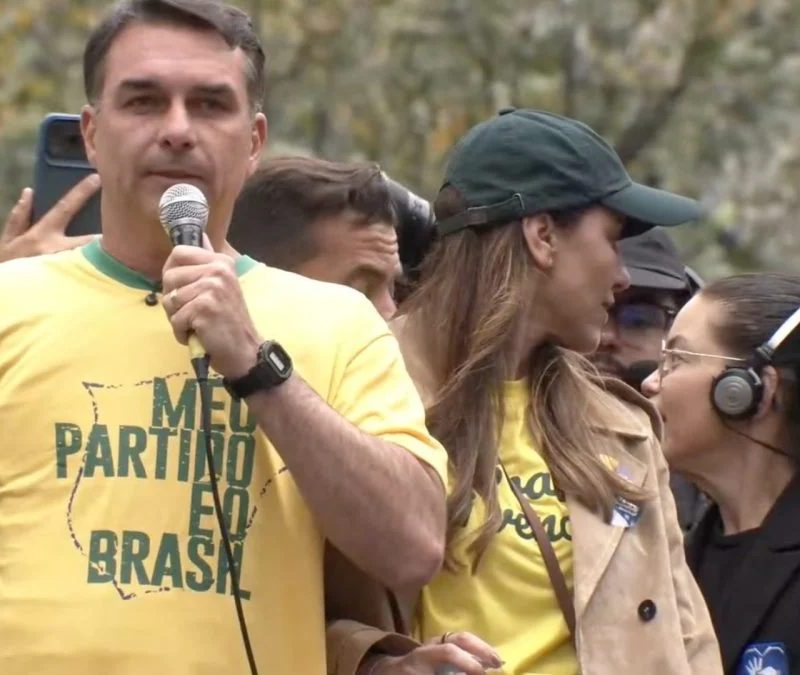 Mulher de Flávio diz que candidato não acabará com aposentadoria
