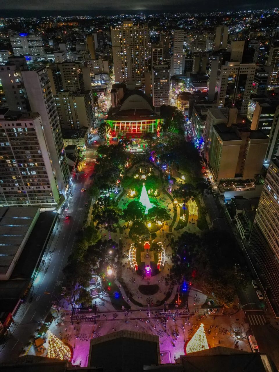 Natal de Curitiba deve movimentar R$ 800 milhões e ter público recorde; veja programação