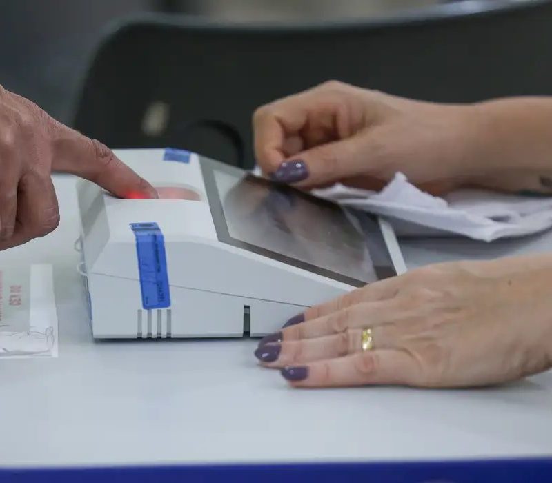 No DF, urnas fecham antes de informação sobre prorrogação chegar