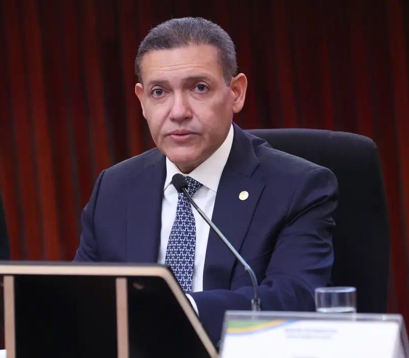Nunes Marques suspende postagens ilegais contra campanha de Lula