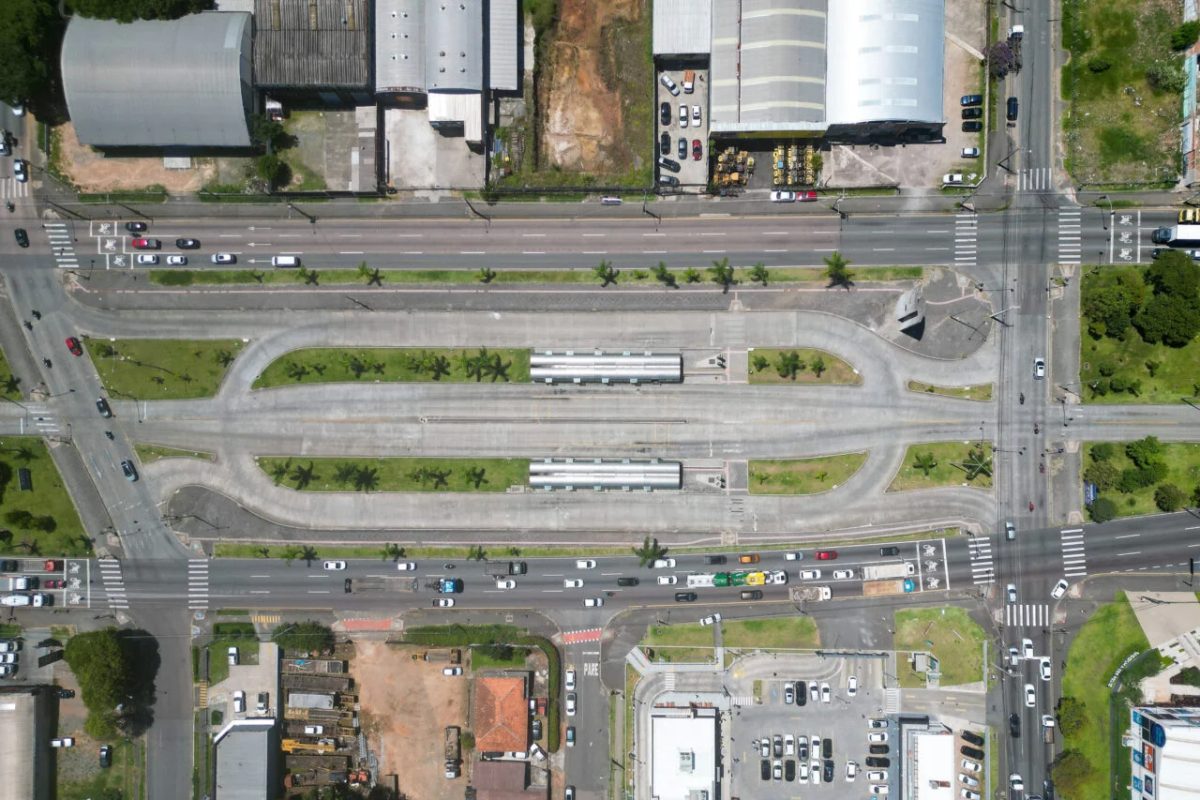 Obras de trincheira que prometem fim a gargalo histórico em Curitiba terão novos bloqueios