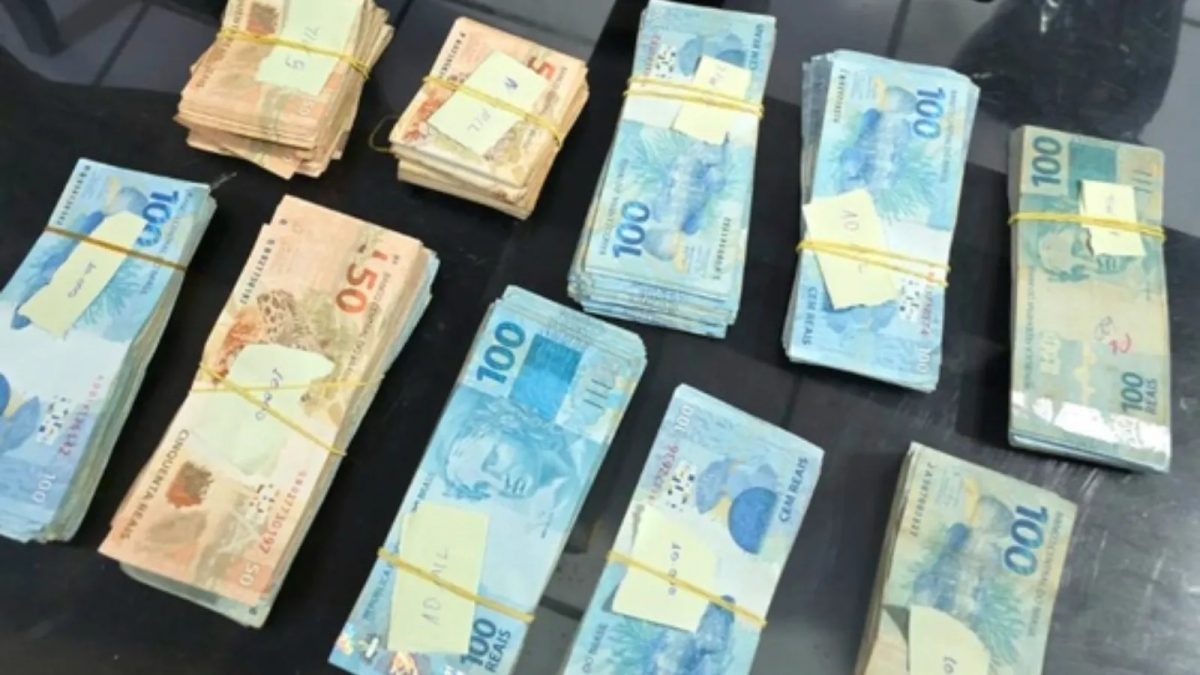 Operação apreende R$ 120 mil em espécie que seriam usados para compra de votos no Ceará