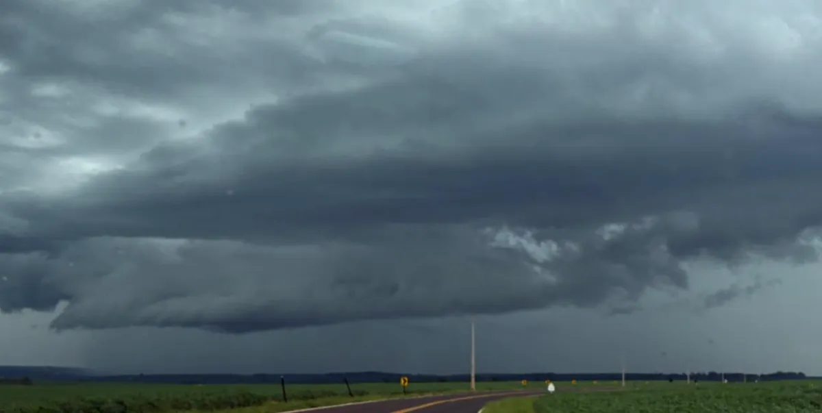 Paraná tem alerta vermelho de tempestade em 143 cidades neste domingo de eleições; veja onde