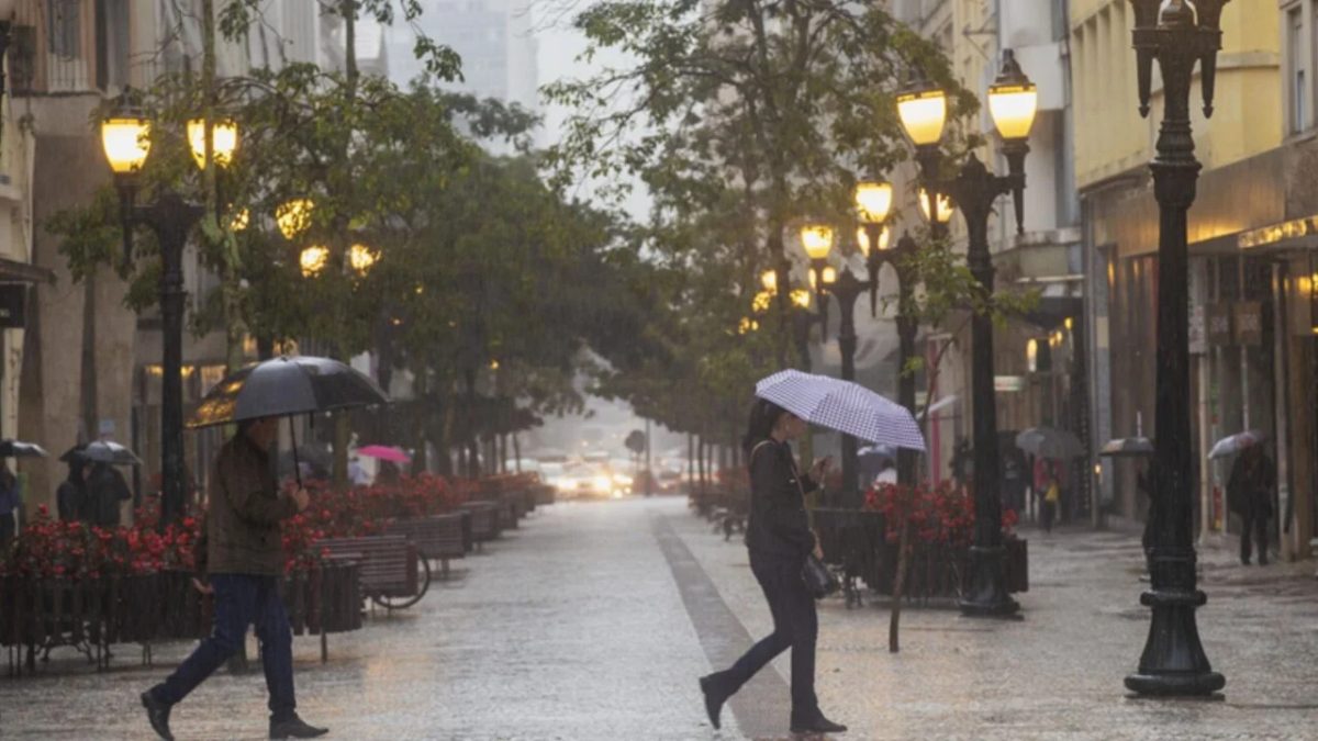 Paraná terá chuva de até 200 mm e risco de alagamentos; veja as regiões mais afetadas