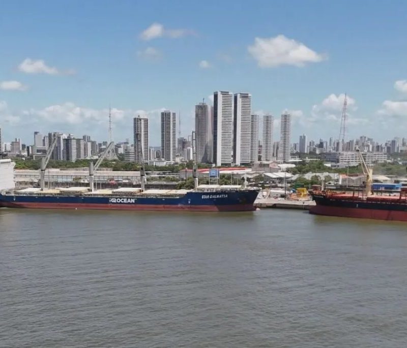 Pescadores denunciam aumento da poluição e prejuízos após obra de dragagem do Porto do Recife; MPF apura impactos ambientais