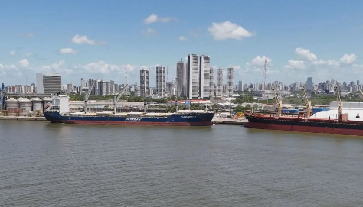 Pescadores denunciam aumento da poluição e prejuízos após obra de dragagem do Porto do Recife; MPF apura impactos ambientais