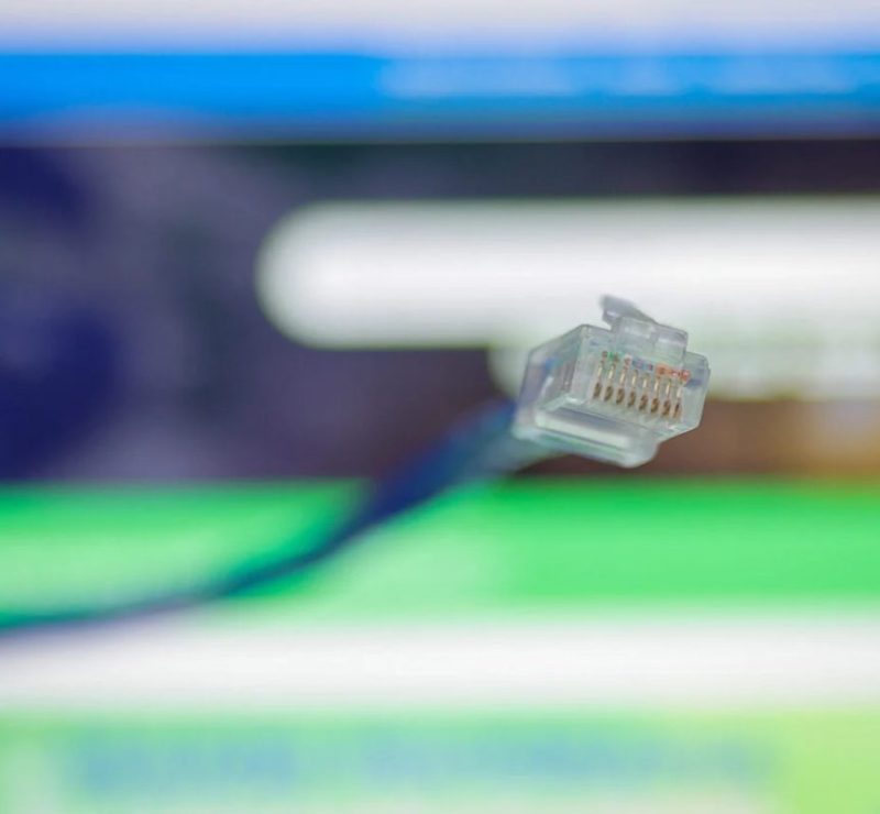 Pesquisa: mais de 93% das casas do Paraná contam com internet