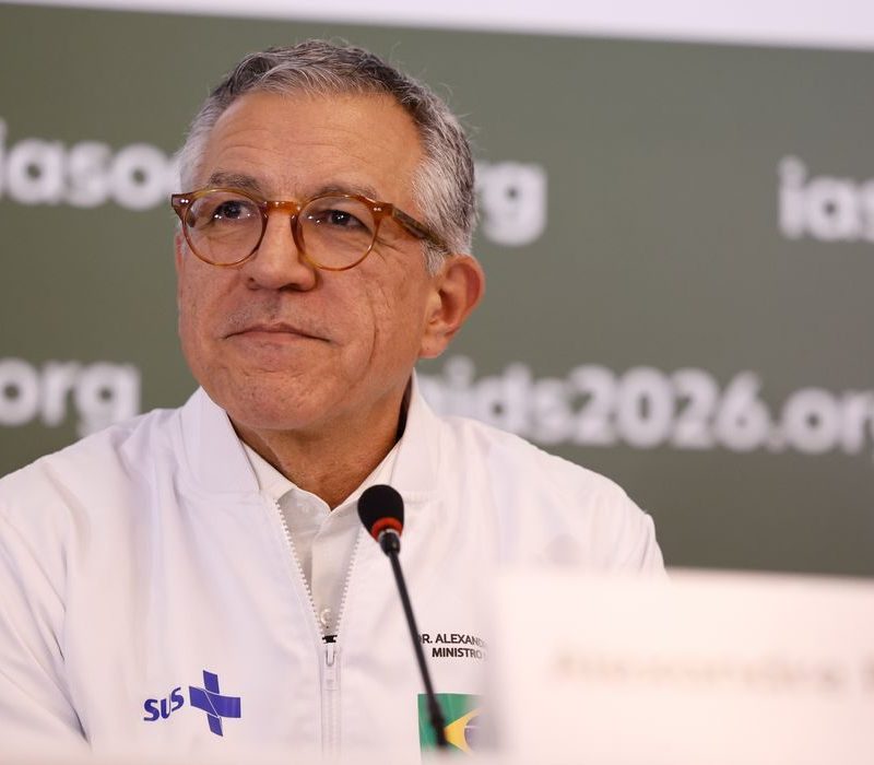 PF desmente Veja; Padilha aciona Justiça sobre fake news contra Lula