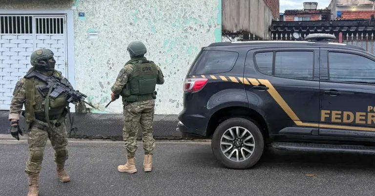 PF faz operação contra tráfico de cocaína que usava funcionários no Aeroporto Internacional de São Paulo, em Guarulhos