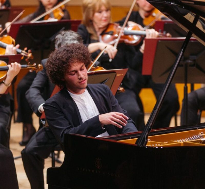 Pianista holandês Nikola Meeuwsen faz recital em Curitiba neste domingo