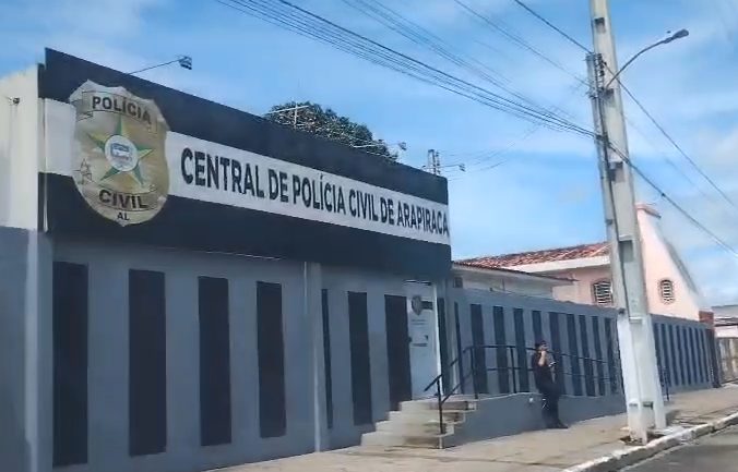 Policial civil armado ameaça vizinhos e se rende após negociação em Arapiraca