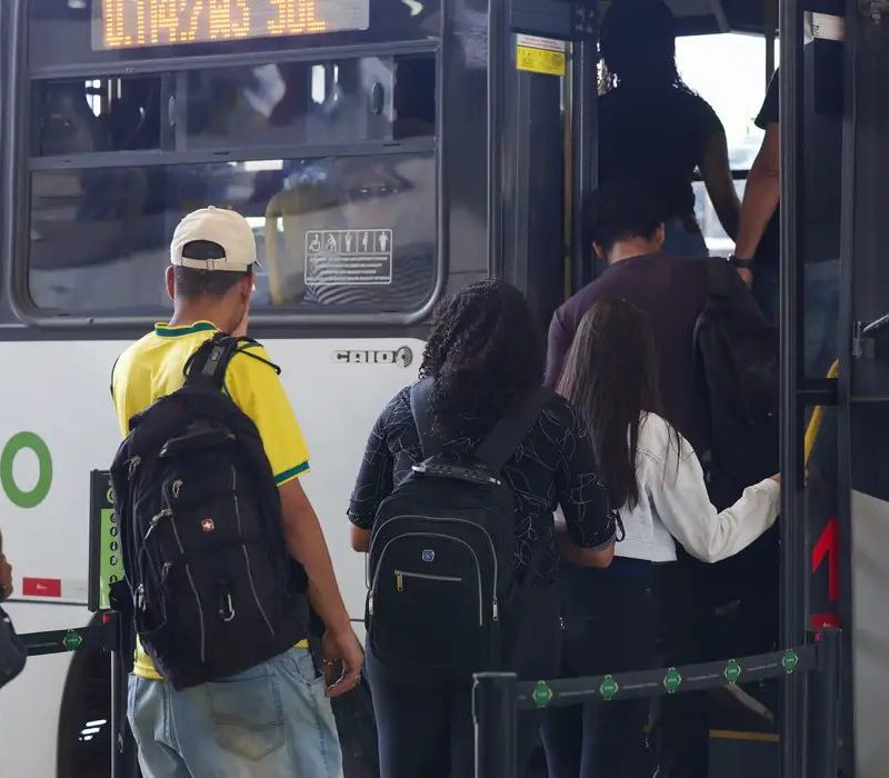 Prefeituras e estados devem garantir transporte gratuito no 2° turno
