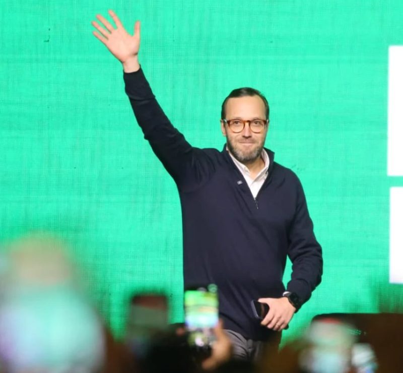 Quaest: Filipe Barros lidera corrida ao Senado no Paraná; Curi e Deltan têm 21%