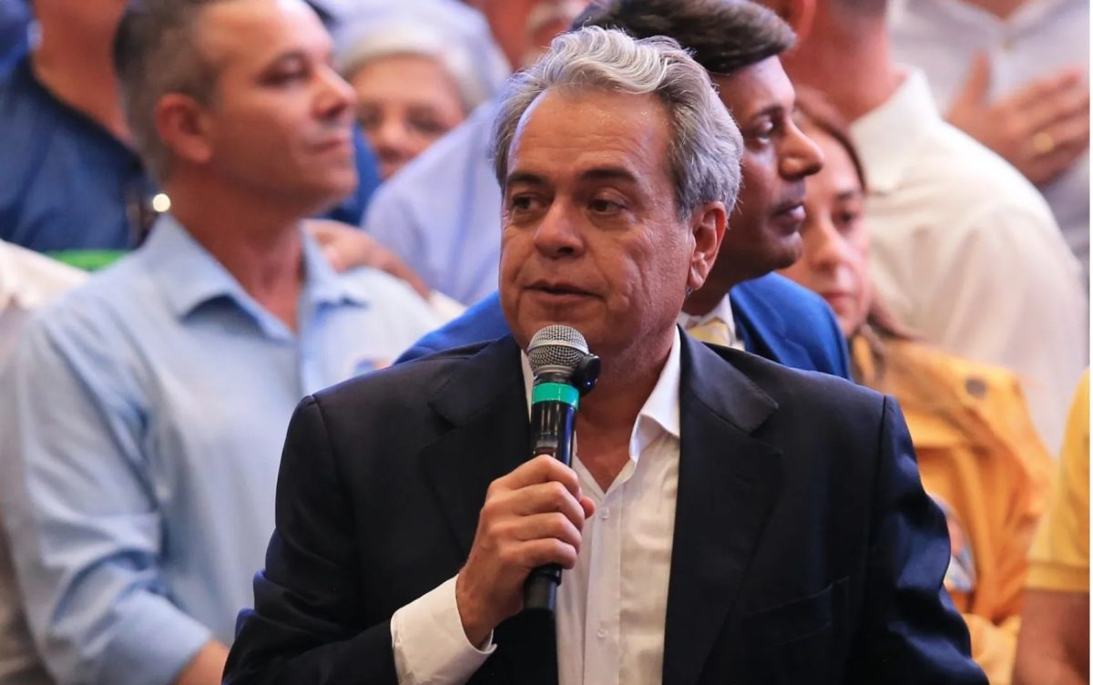Qual é o número de Ernesto Roller (PSDB) para o Senado em Goiás?