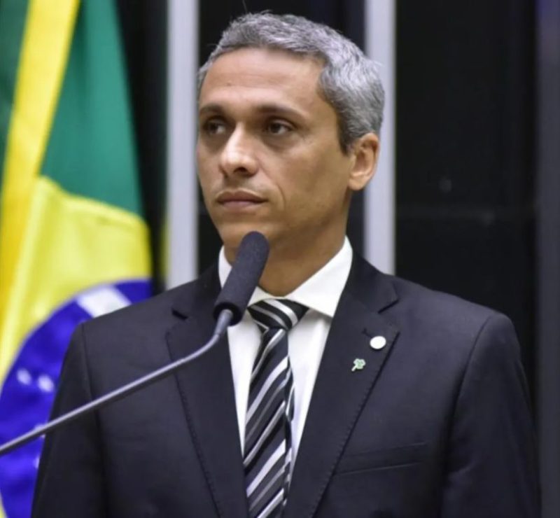 Qual é o número de Gustavo Gayer (PL) para o Senado em Goiás?