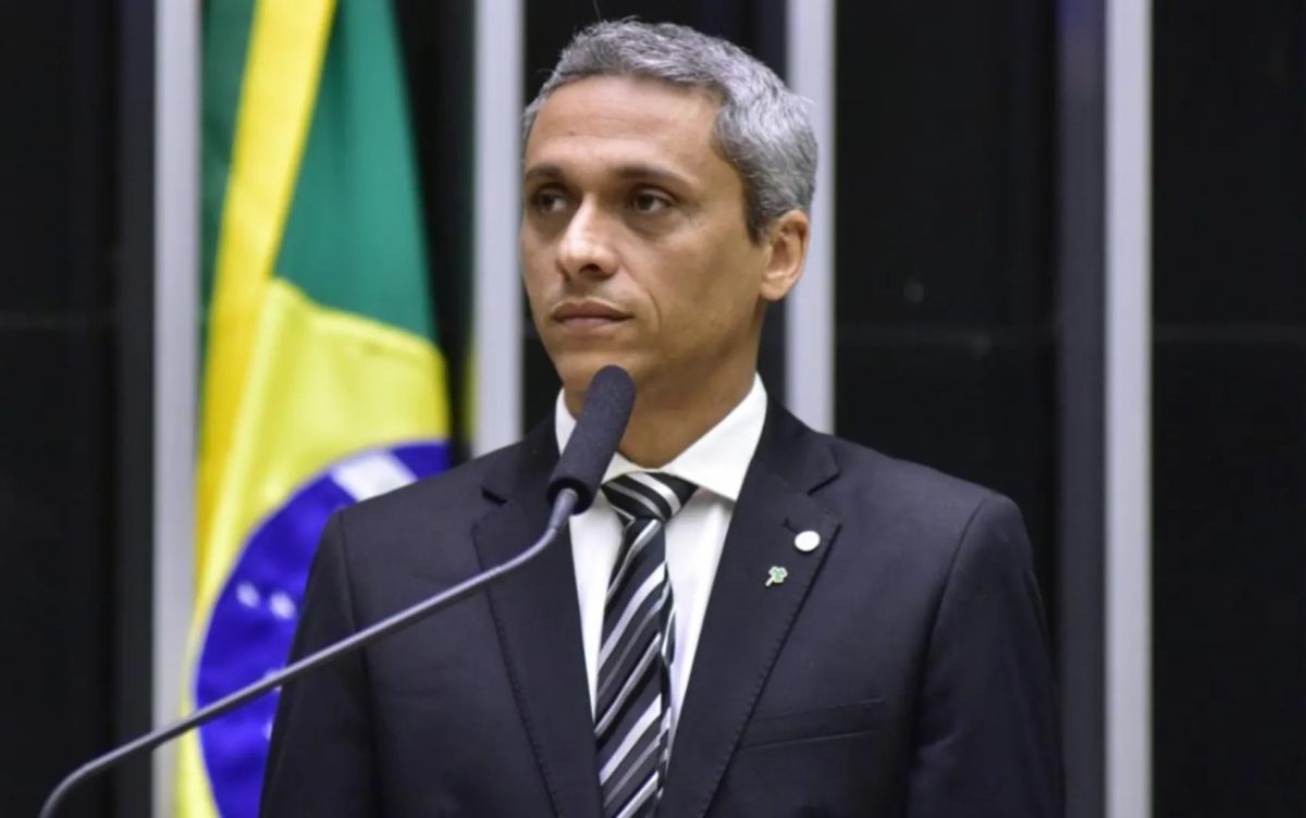 Qual é o número de Gustavo Gayer (PL) para o Senado em Goiás?