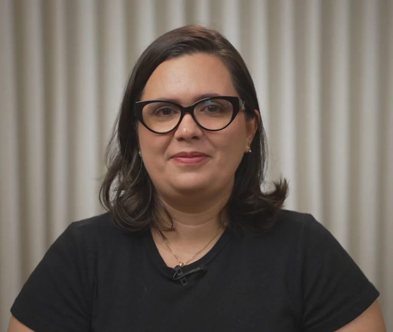 Qual é o número de Professora Camila (UP) para o governo de Pernambuco?