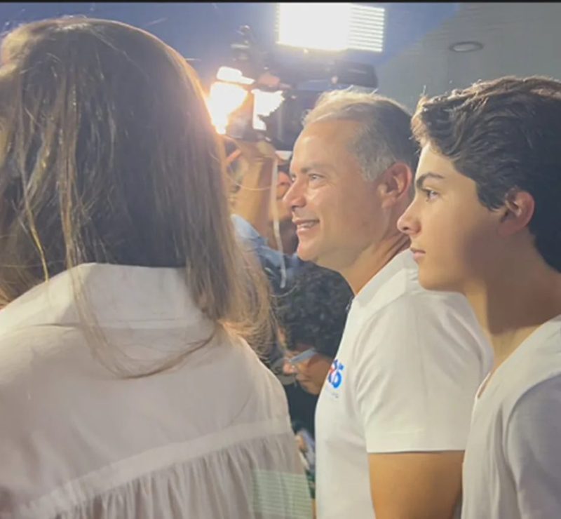 Renan Filho (MDB) vota em Maceió