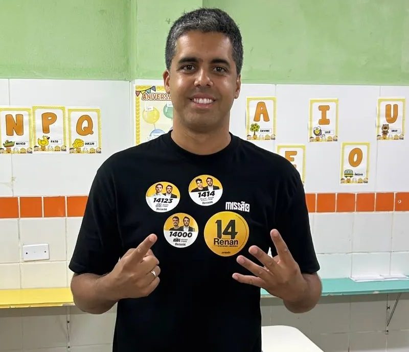 Renan Hallais (Missão) vota em escola na Zona Sul do Recife