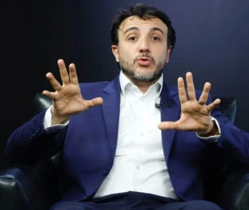 Renan Santos diz ler Mark Fisher, filósofo marxista: “Grande autor”