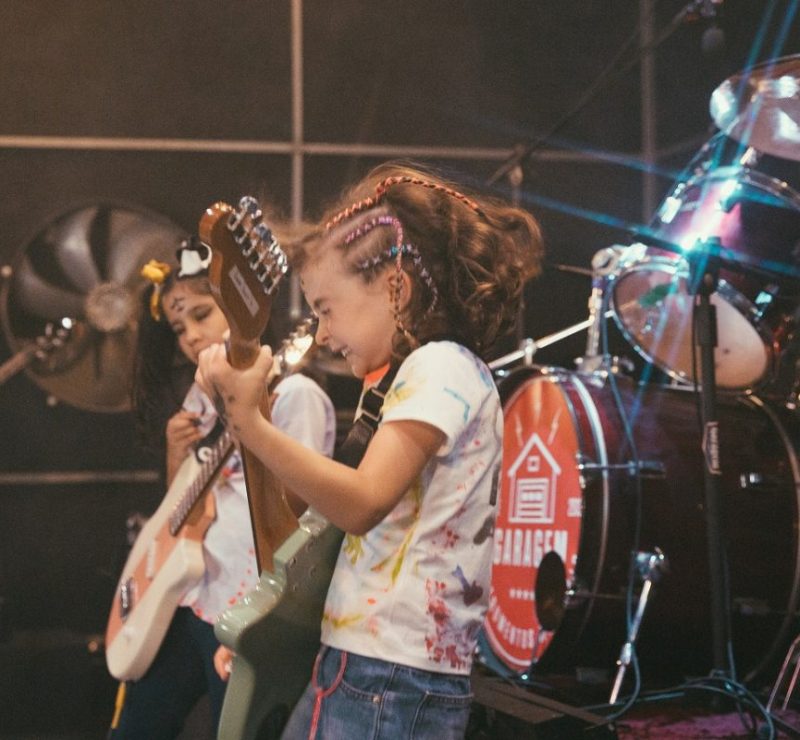 Rock Camp Curitiba lança financiamento coletivo para manter sede e fortalecer atuação