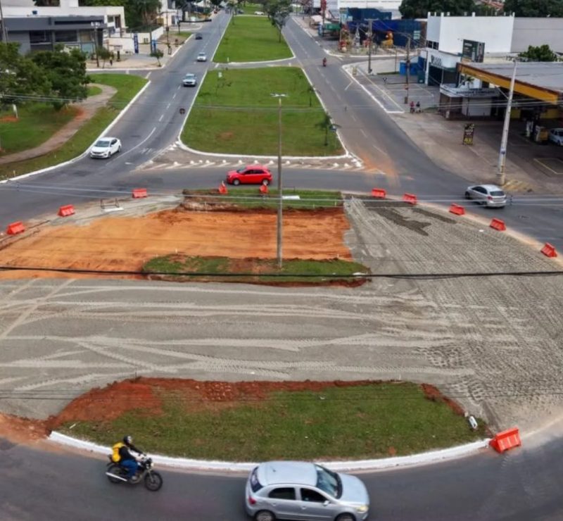Rotatória da Avenida Transbrasiliana, em Goiânia, é retirada para instalação de semáforos; veja previsão de obras