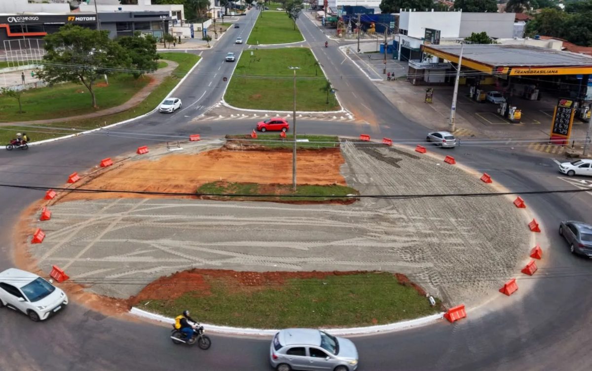 Rotatória da Avenida Transbrasiliana, em Goiânia, é retirada para instalação de semáforos; veja previsão de obras