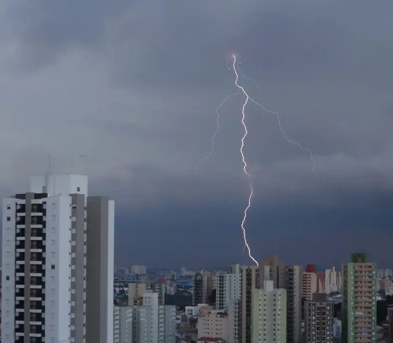 São Paulo terá mais chuvas fortes no fim da tarde desta quinta (15)