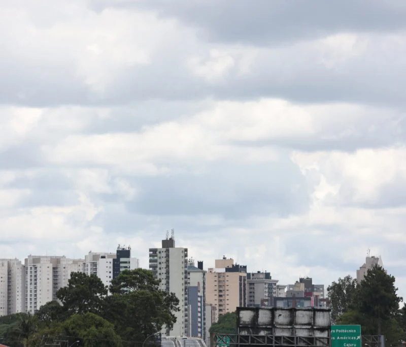 Semana começa com manhãs mais frias e tempo seco no Paraná e em Curitiba