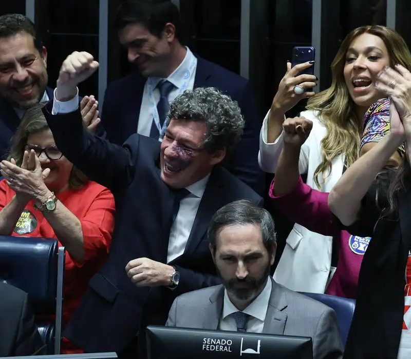 Senado aprova fim da escala 6×1 e redução da jornada de trabalho