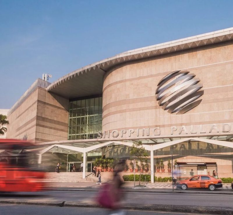 Shoppings de Curitiba terão horários especiais nesta segunda-feira de feriado; confira