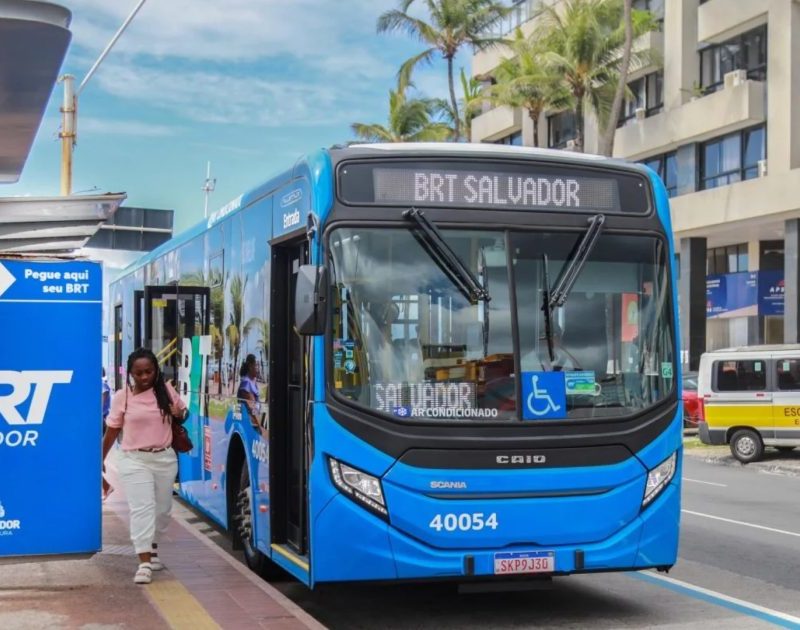 Sindicato garante que cobradores permanecem no BRT de Salvador após reunião com a Semob