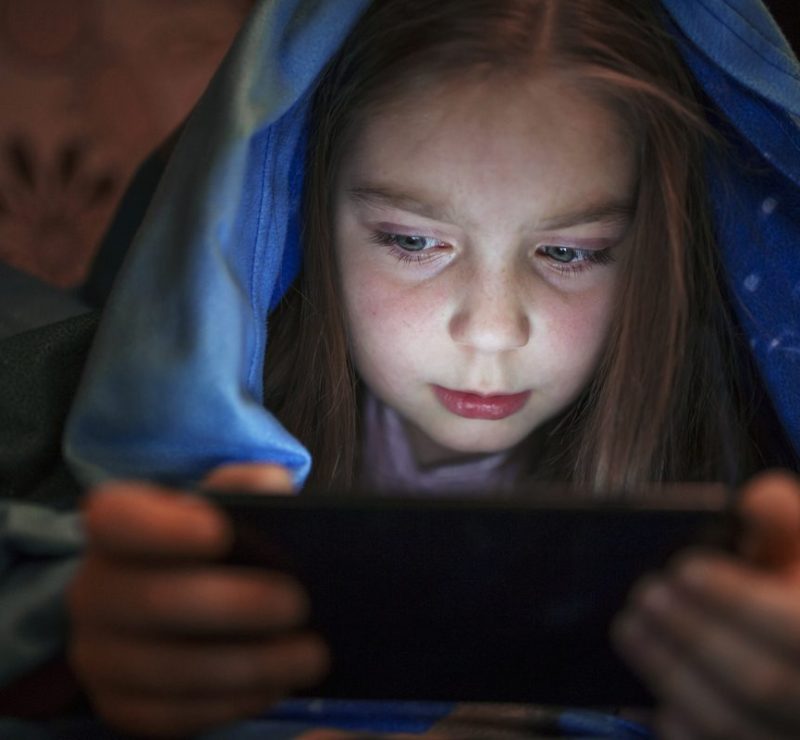 Síndrome da visão do computador provoca fadiga ocular e pode causar miopia