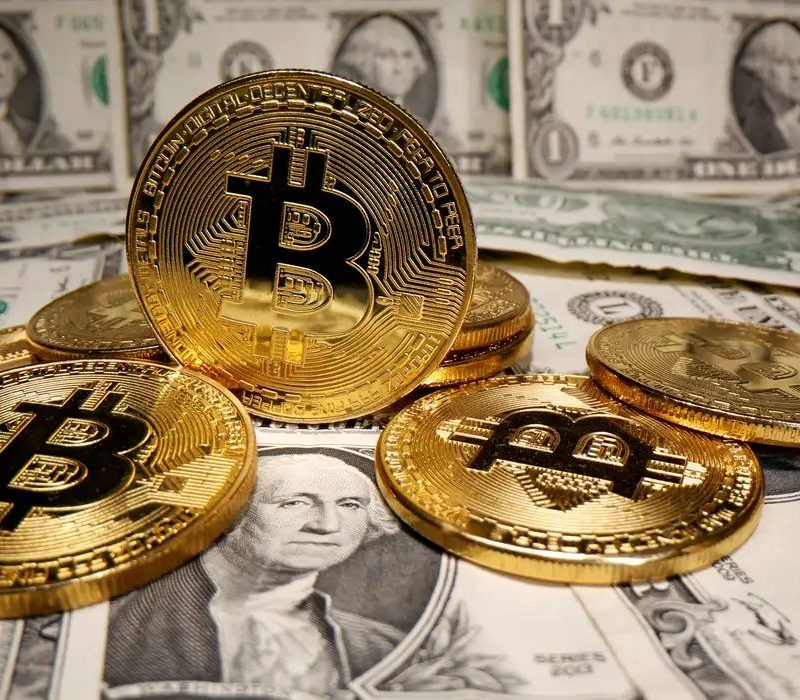 Site oferece criptomoedas por posts de apoio a Flávio Bolsonaro
